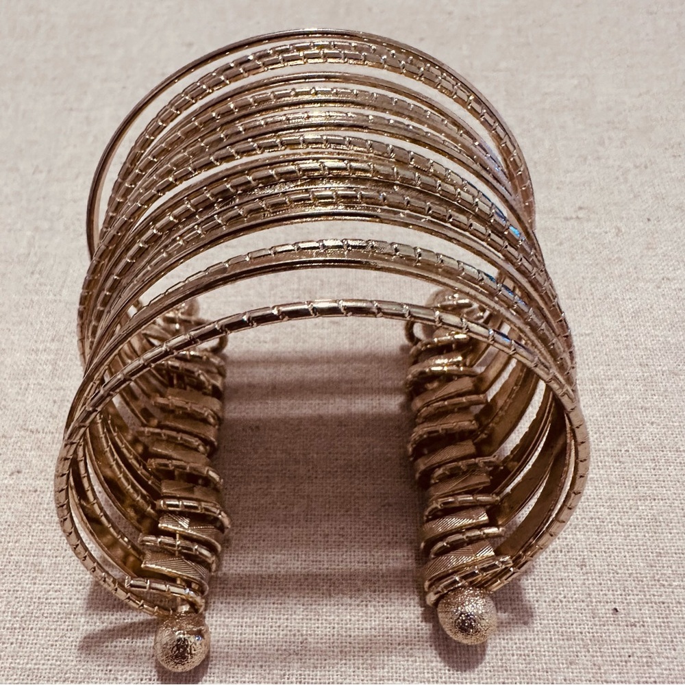 BP | Cuff | Gold Cuff - Picture 5 of 7